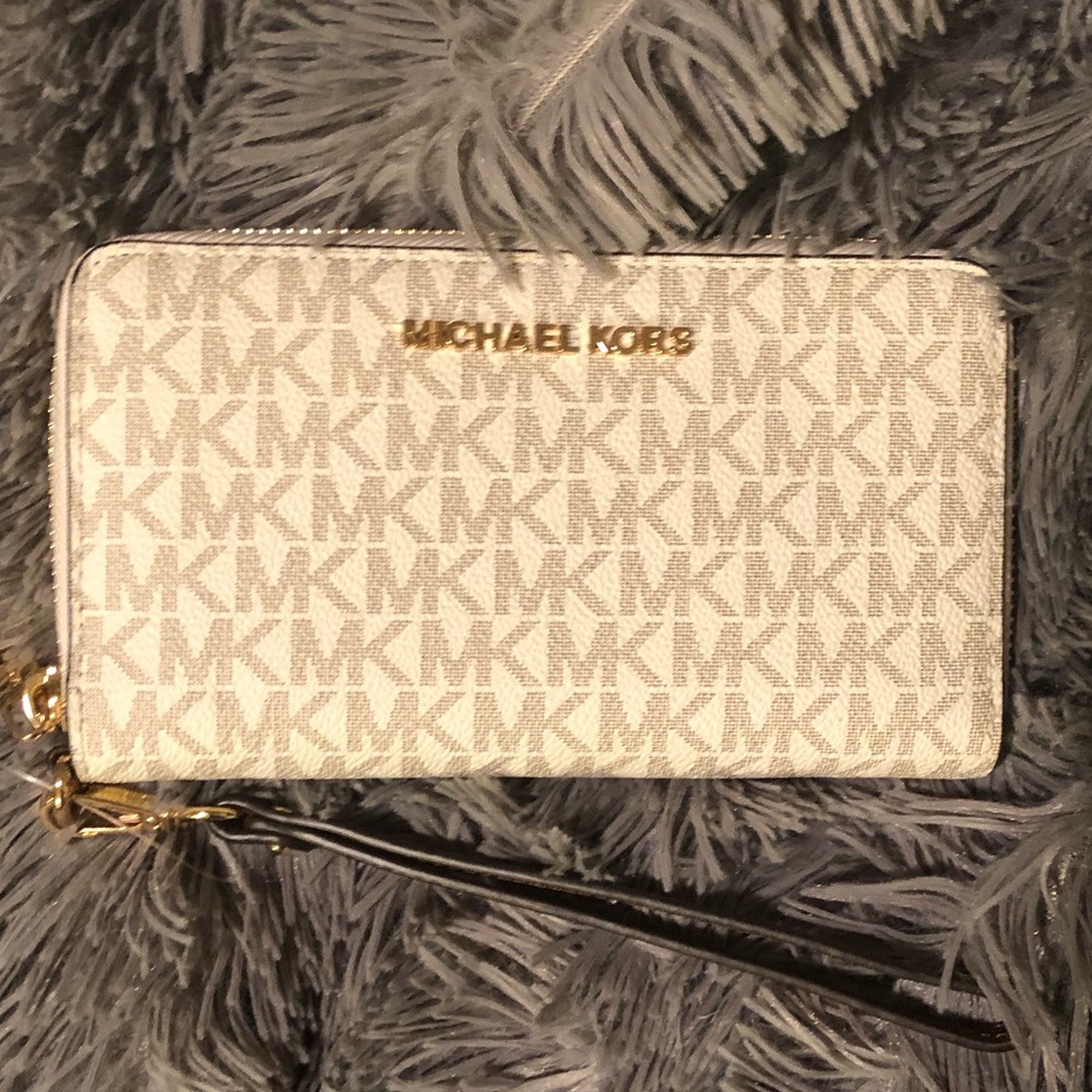 NWT - MICHAEL KORS Jetset travel zipper wallet